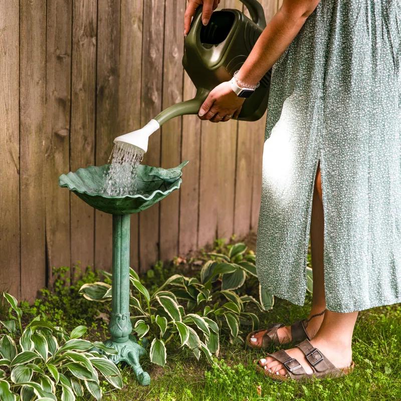 SunnyDaze Decor Autumnal Leaf Freestanding Cast Aluminum Outdoor Bird Bath - Green Patina