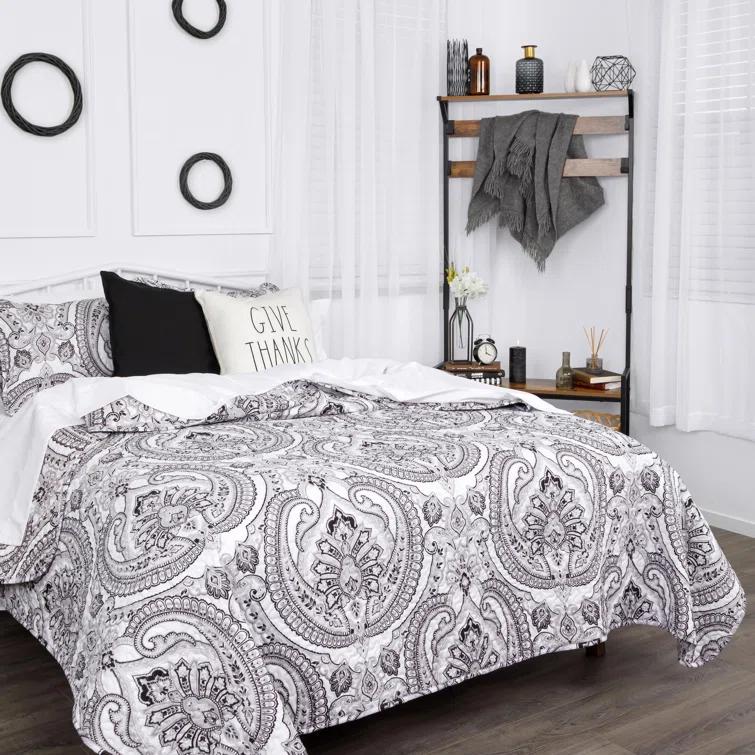 SouthShore Fine Linens Pure Melody Oversized Light-weight Paisley Quilt Set with matching shams