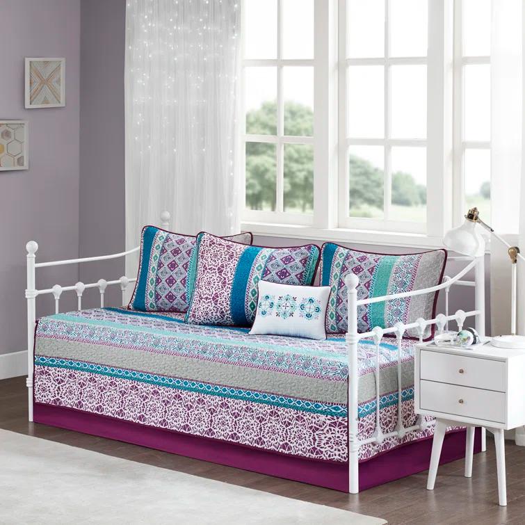 Intelligent Design Joni 6 Piece Boho Reversible Daybed Set