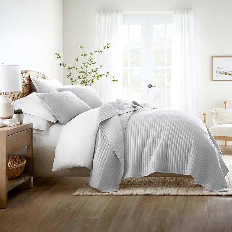 Becky Cameron Becky Cameron Lightweight All Season Stripe Stitch Quilt Set with Shams