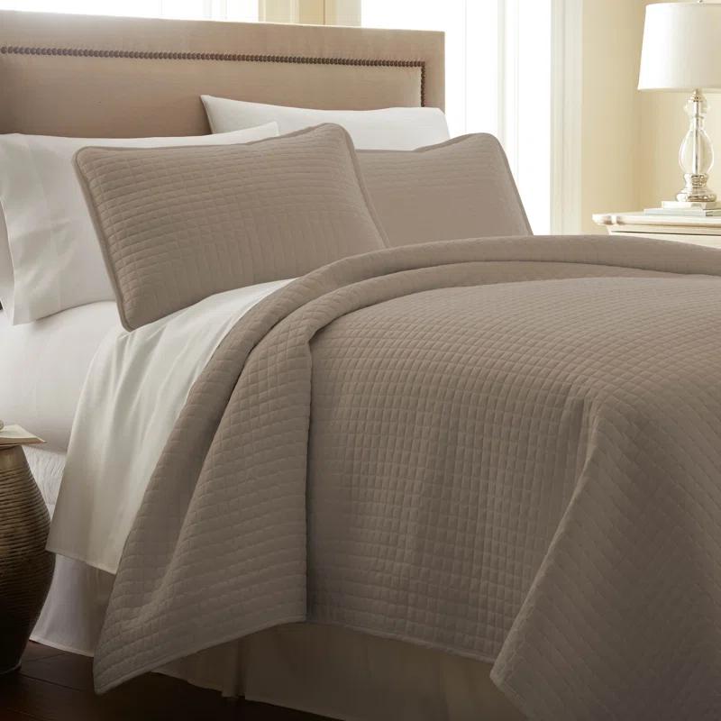 SouthShore Fine Linens Vilano Springs ® Oversized, light-weight Hotel Quality Quilt Set with matching shams