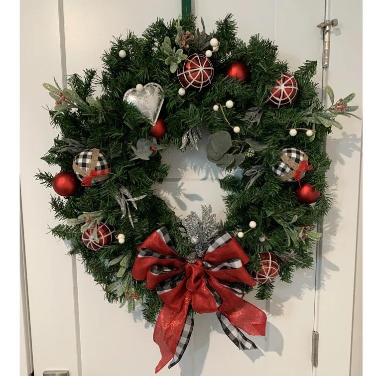 Canadian Canadian Pine Artificial Christmas Wreath