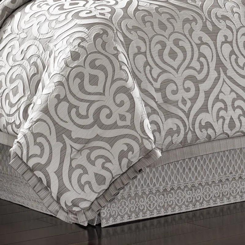 Lafayette Comforter Set