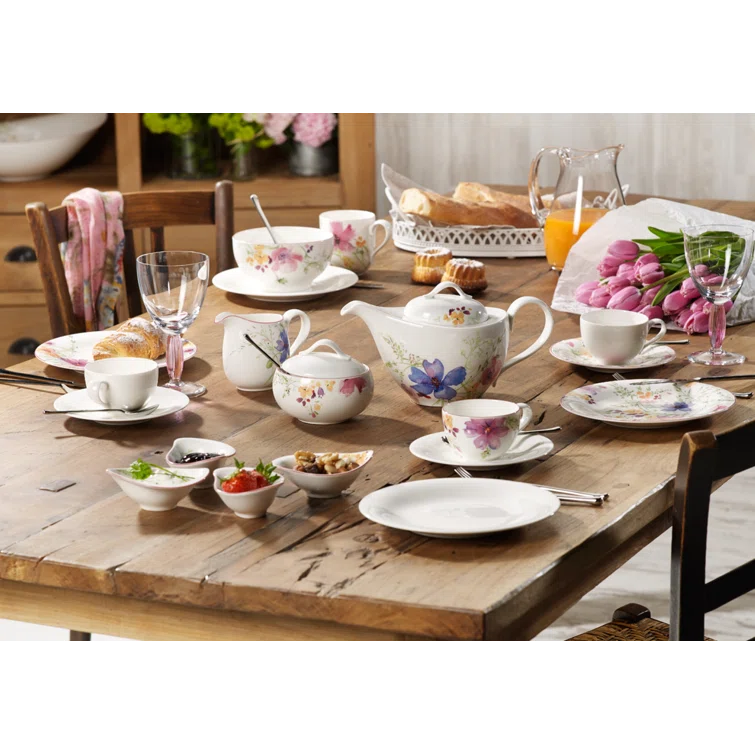 Villeroy & Boch Villeroy & Boch Mariefleur 1.06-qt. Teapot