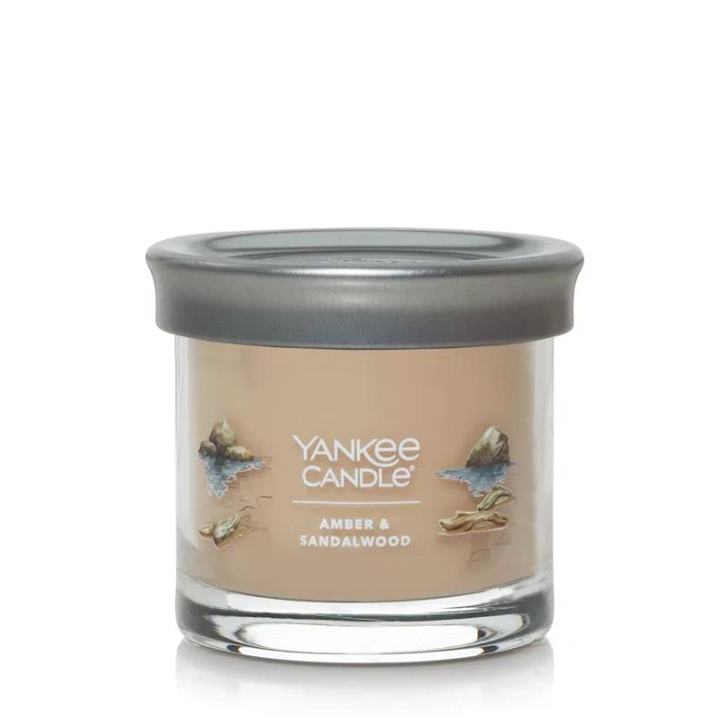 YANKEE CANDLE Signature Amber & Sandalwood Scented Candle