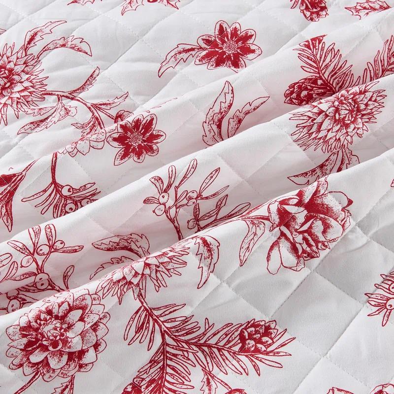 FreshFolds Vibrant & Cheerful Christmas Quilt Set