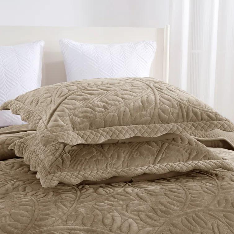MarCielo Marcielo Oversized Embroidered Velvet Quilt Set With 2 Pillow Shams