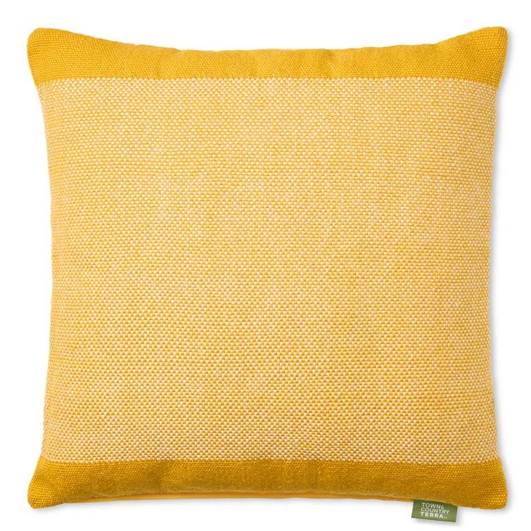 Town & Country Living TOWN & COUNTRY TERRA Alara Solid Border Indoor Outdoor Decorative Pillow