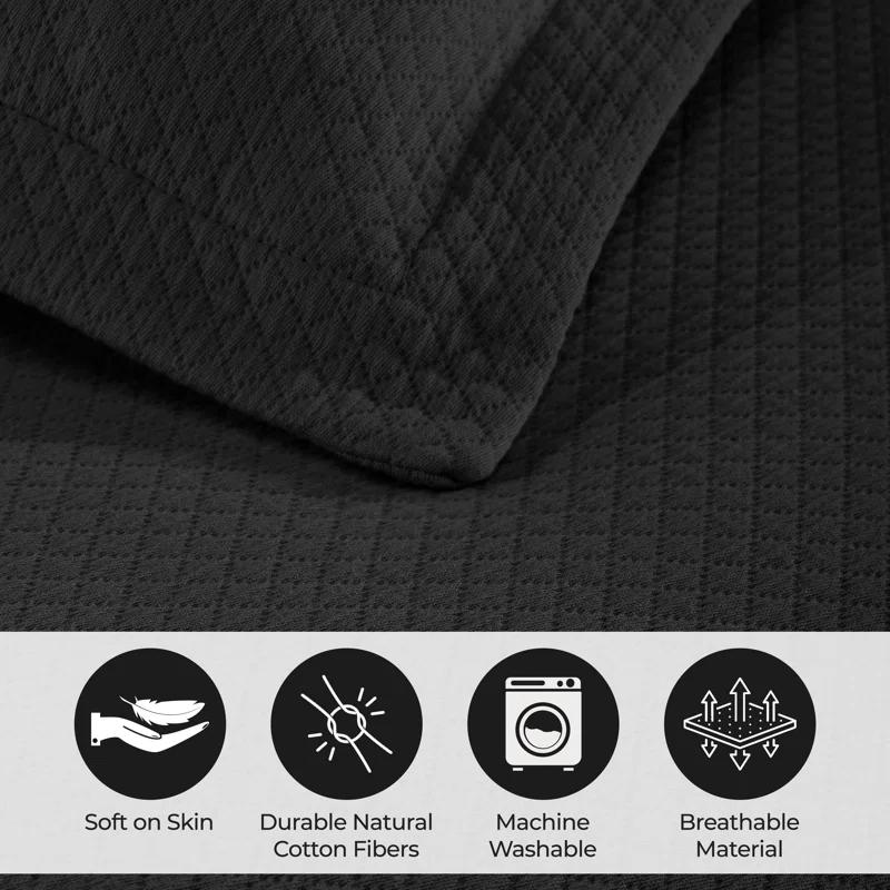 Superior Superior Solitaire Waffled Matelassé Bedspread Set with Shams
