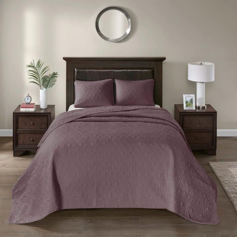 Quebec Reversible Quilt Set