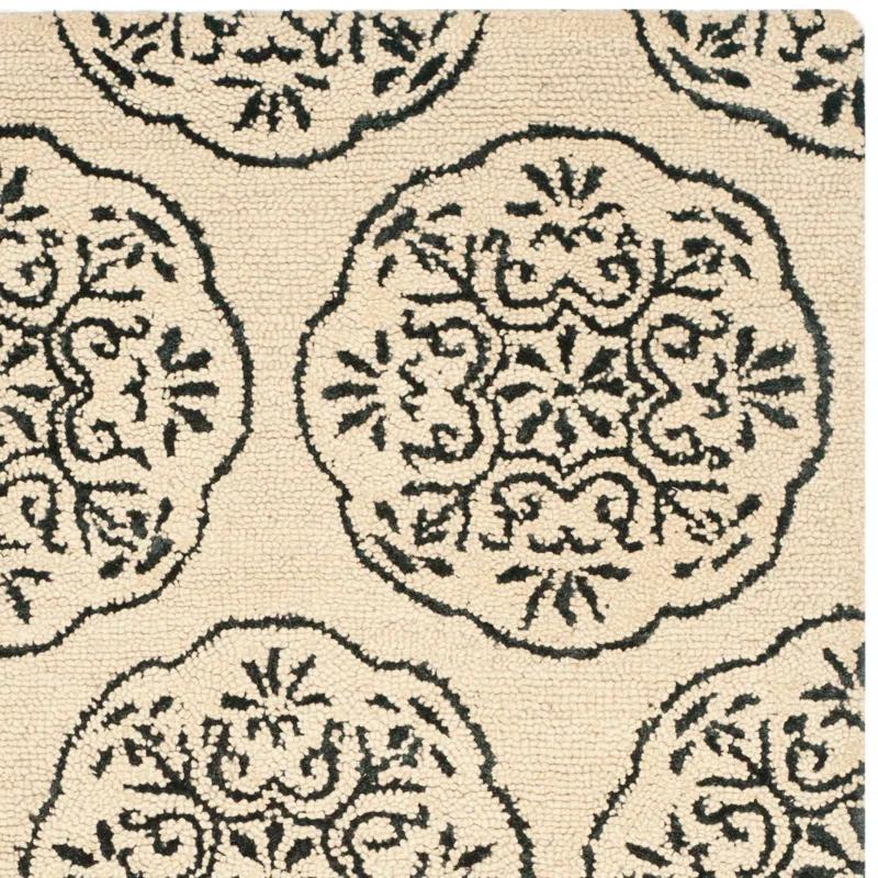 Safavieh Bella Hand Tufted Wool Damask Rug
