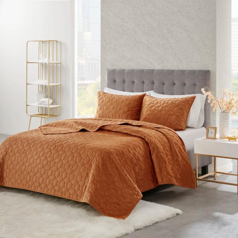 Harper 3 Piece Velvet Quilt Set