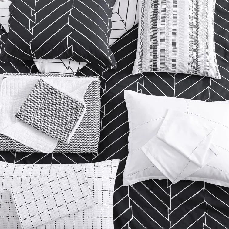 City Scene Ceres Black Standard Cotton 150 TC Reversible Duvet Cover Set