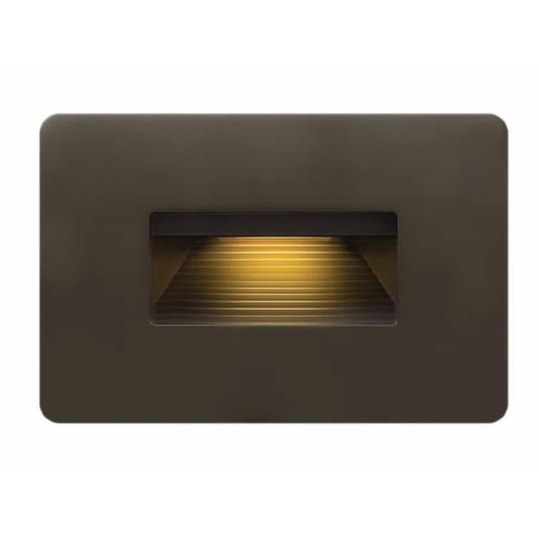 Hinkley Luna Horizontal 120v 2700K Integrated LED Step Light