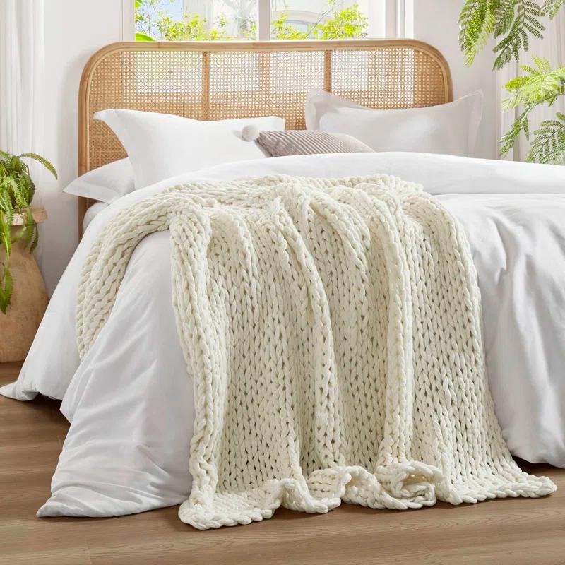 Kelly Clarkson Home Madison Hand Made Chunky Double Knit Throw Blanket