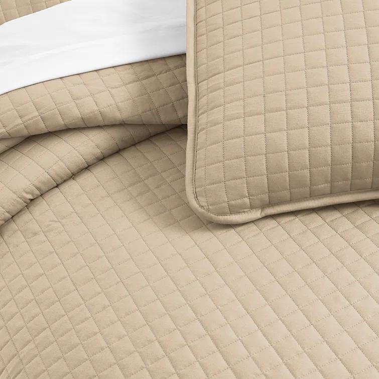 SouthShore Fine Linens Vilano Springs ® Oversized, light-weight Hotel Quality Quilt Set with matching shams