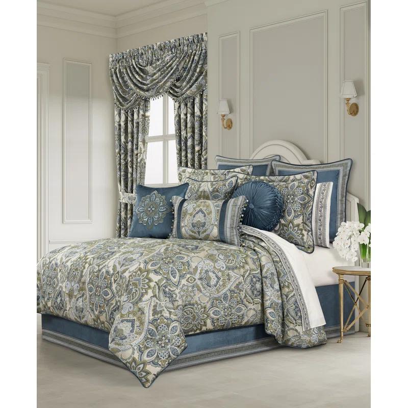 Anzalone Comforter Set
