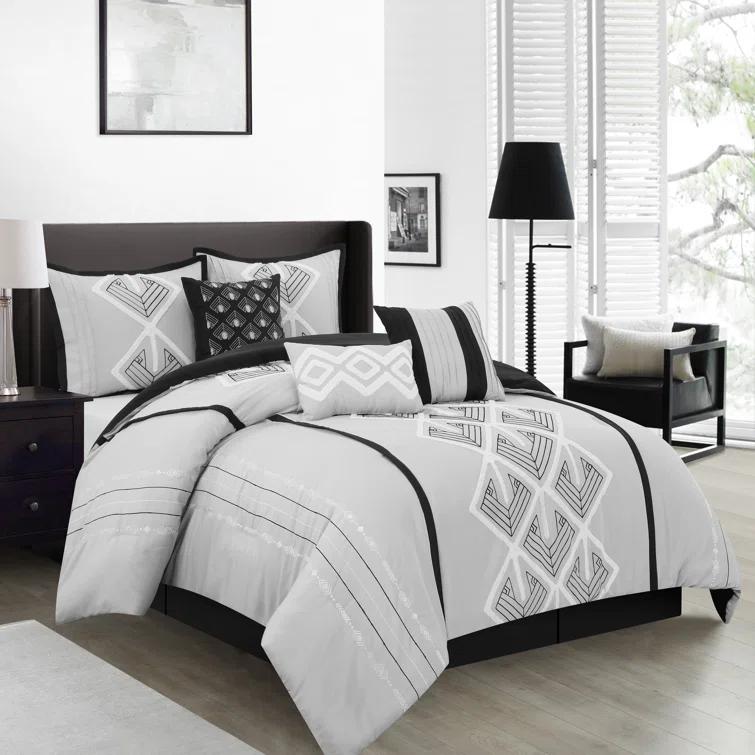 Nanshing America, Inc Vernice 7 Piece Geometric Comforter Set