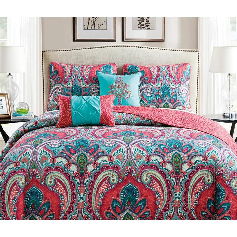 VCNY Casablanca Bohemian Microfiber / Polyester Standard Damask Quilt Set