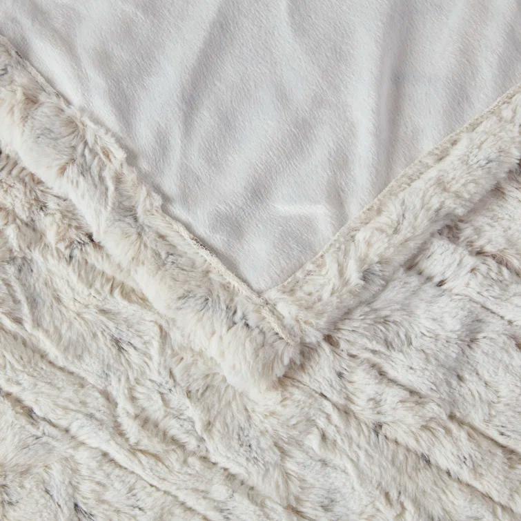 Beautyrest Beautyrest Zuri Oversized Heated Faux Fur Throw