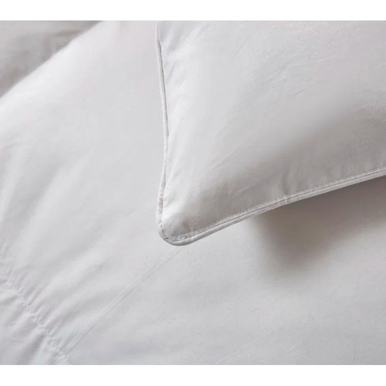Serta Serta Super Soft 233 Thread Count White Goose Feather And Down Fiber Comforter By Serta All Season Full / Queen