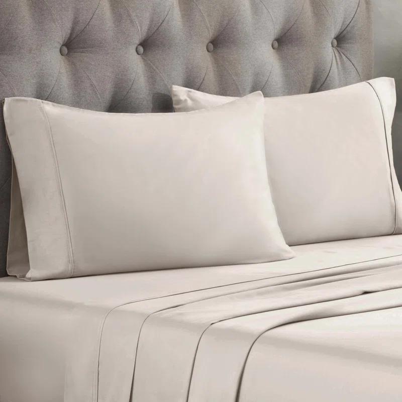 Superior Egyptian Cotton 300 Thread Count Solid Pillowcases (Set of 2)