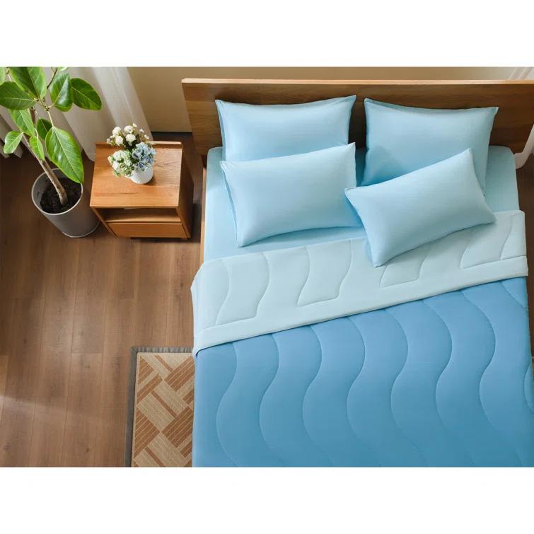 REST REST Evercool Award-Winning Cooling Comforter – Ultra Soft, Breathable, Lightweight, Hypoallergenic, All-Season Comforter for Hot Sleepers, Machine Washable