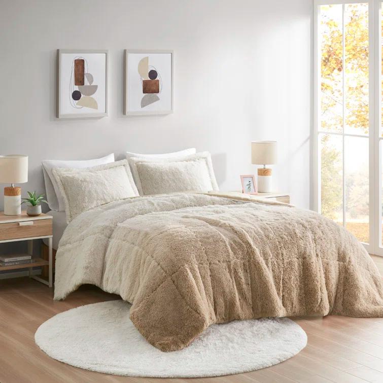 Intelligent Design Malea Shaggy Faux Fur Comforter Mini Set