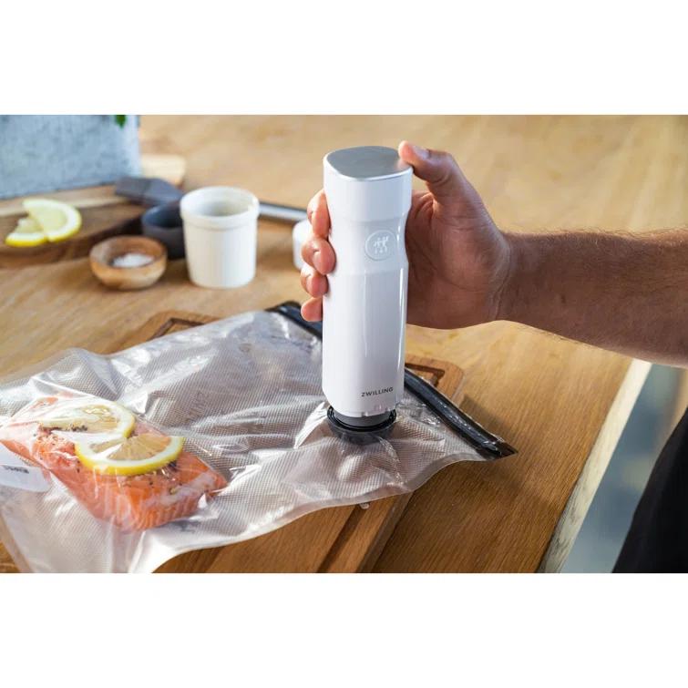 ZWILLING J.A. Henckels ZWILLING Fresh & Save Large Vacuum Sealer Bags, 2 1/4 Gallon, Reusable Sous Vide Bags, Meal Prep (Set of 3)