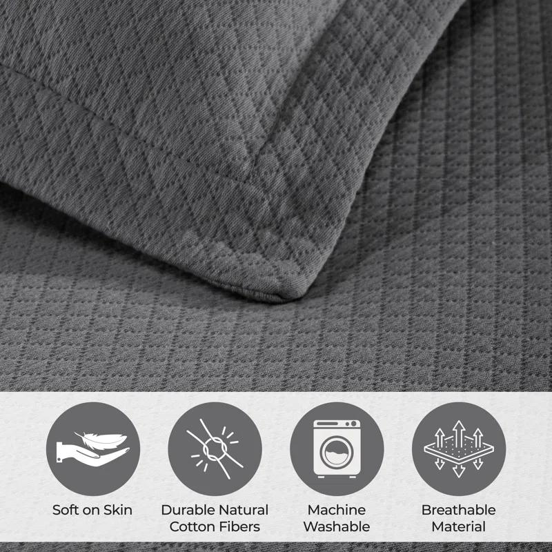 Superior Superior Solitaire Waffled Matelassé Bedspread Set with Shams