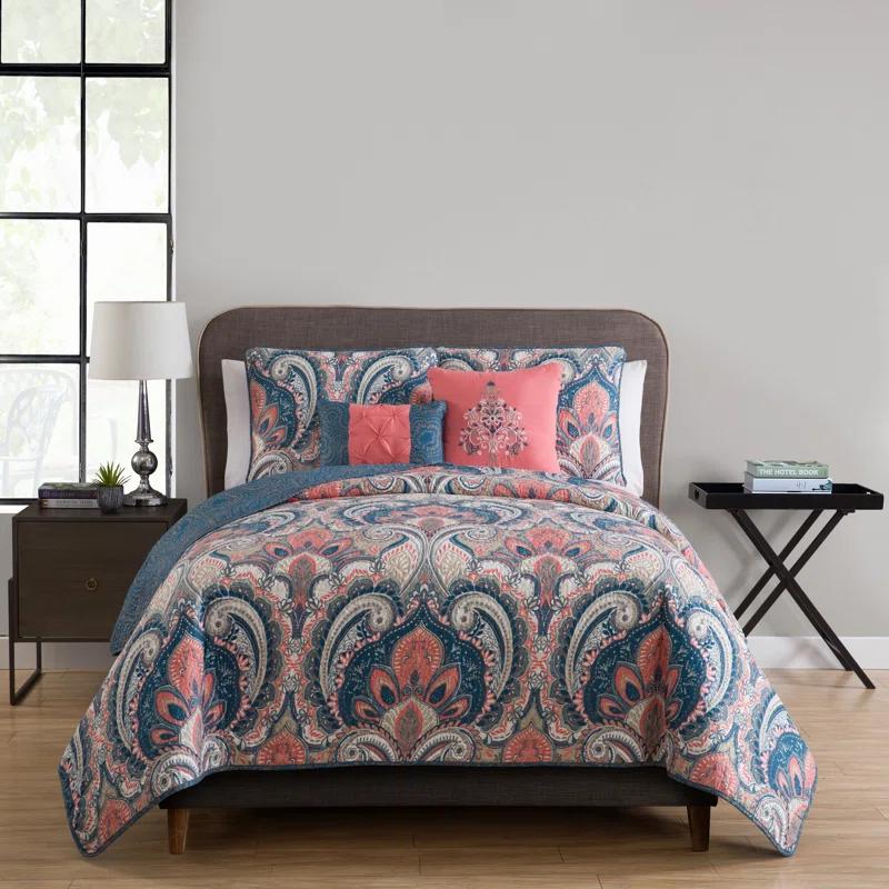 VCNY Casablanca Bohemian Microfiber / Polyester Standard Damask Quilt Set