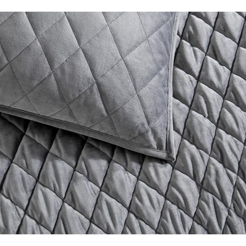 Vera Wang Vera Wang Diamond Velvet Quilt Set
