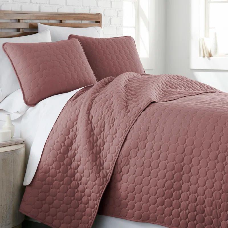 SouthShore Fine Linens Southshore Fine Linens Lightweight Oversized Reversible Quilt Set with shams