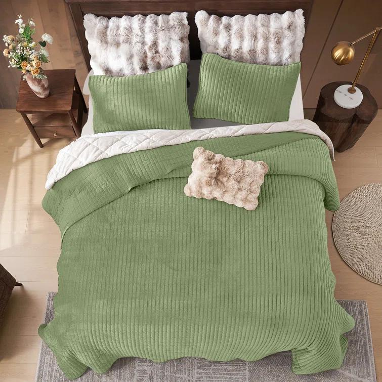 Wonderful Textile Wonderful Velvet 3-piece reversible quilt set