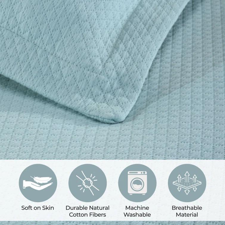 Superior Superior Solitaire Waffled Matelassé Bedspread Set with Shams