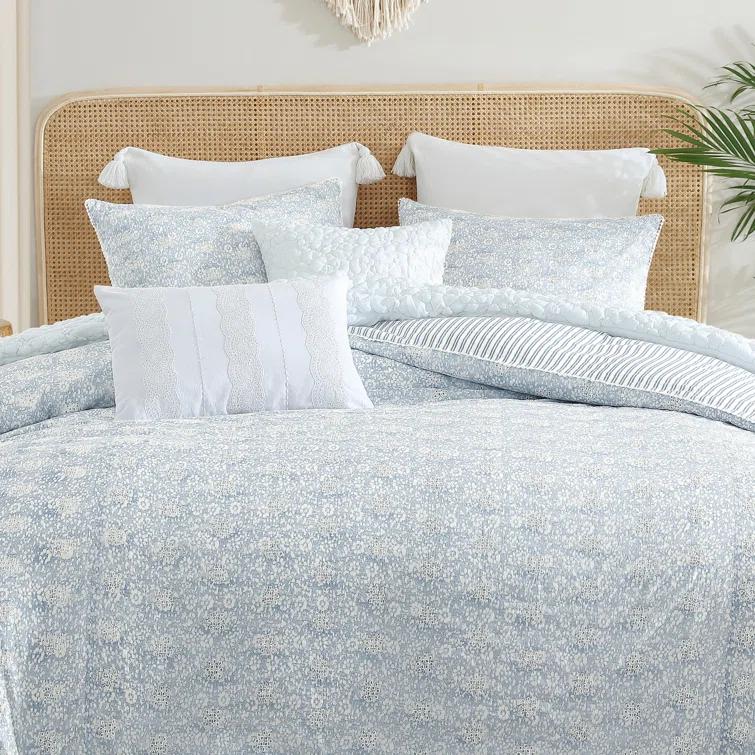 Peri Home Peri Home Ikat Eyelet Comforter Set Blue