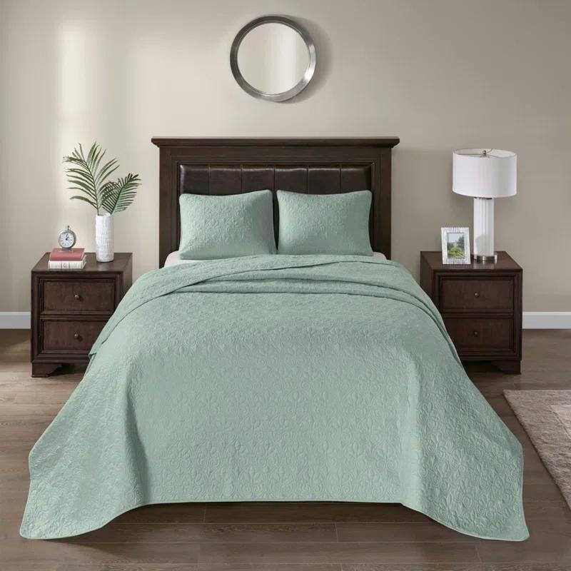 Quebec Reversible Bedspread Set