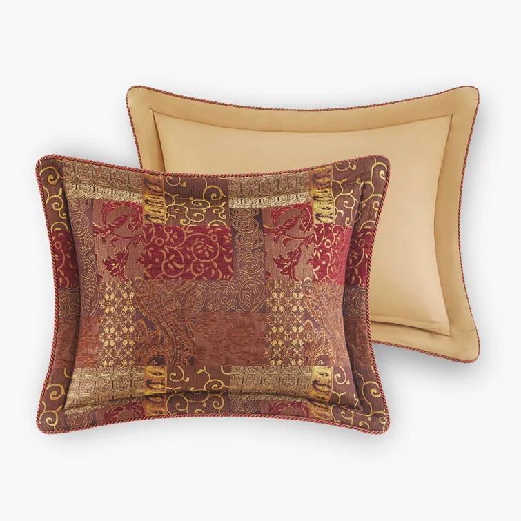 Gracie Mills Gracie Mills Lange 4-Piece Patchwork Chenille Jaquard Comforter Set