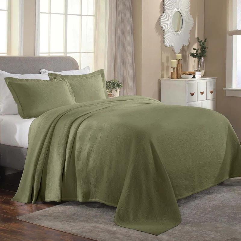 Superior Superior Florin Matelasse Jacquard Scrolling Medallion Cotton Bedspread Set With Pillow Shams