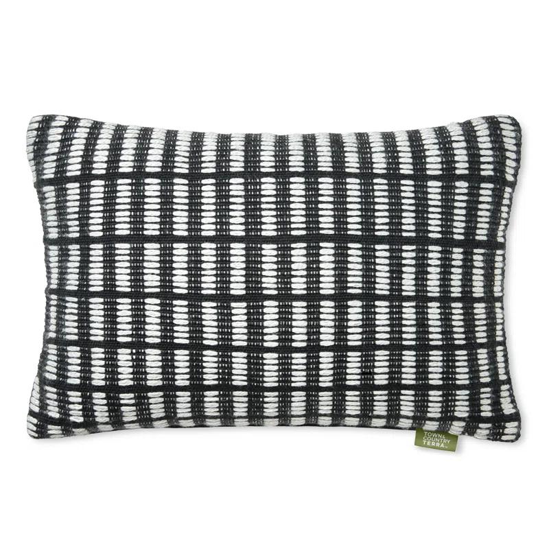 TOWN & COUNTRY TERRA Alara Solid Border Indoor Outdoor Decorative Pillow 20"x20"