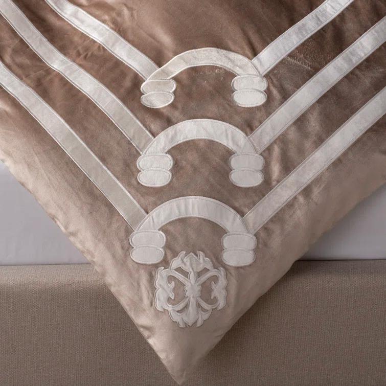 Lili Alessandra Angie Traditional Velvet Duvet Cover