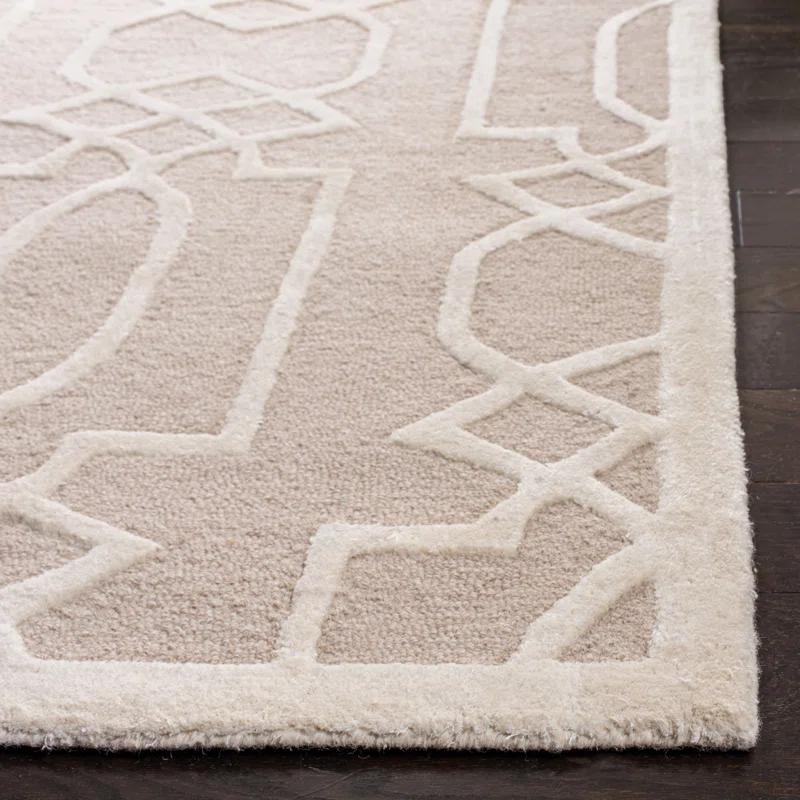 Safavieh Bella Hand Tufted Wool Geometric Rug