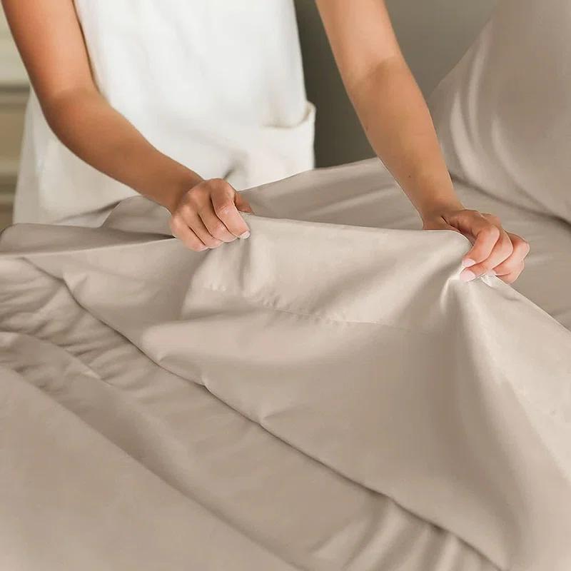 CGK Linens 4 Piece Sheet Set Premium Cooling, Soft & Wrinkle Free Sheet Set