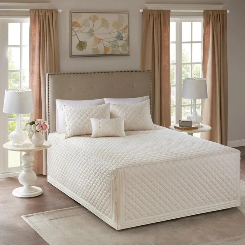 Madison Park Breanna Cotton Modern & Contemporary 4 Piece Quilt Set