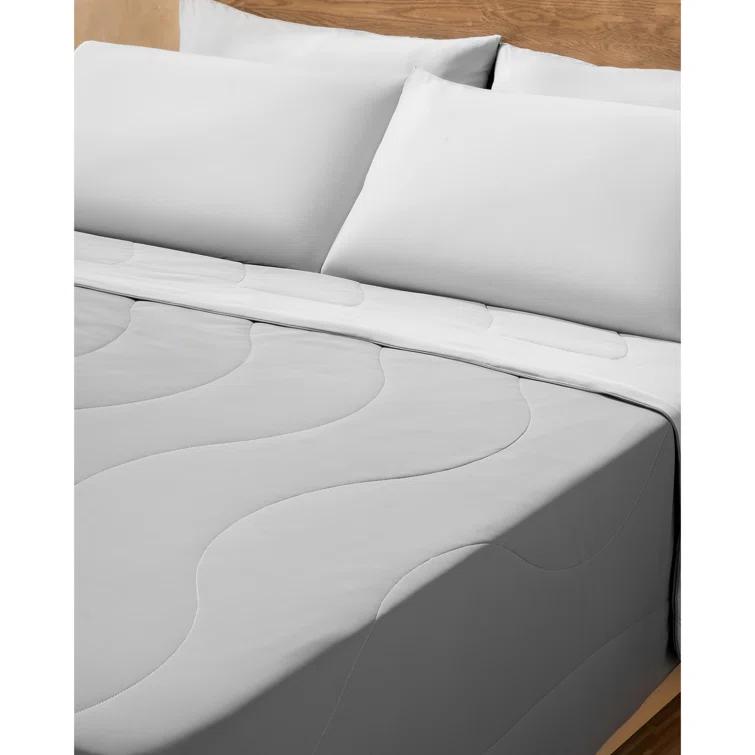 REST REST Evercool Award-Winning Cooling Comforter – Ultra Soft, Breathable, Lightweight, Hypoallergenic, All-Season Comforter for Hot Sleepers, Machine Washable