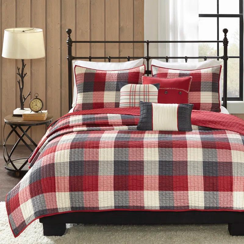Madison Park Ridge 6 Piece Printed Herringbone Quilt Set with Throw Pillows
