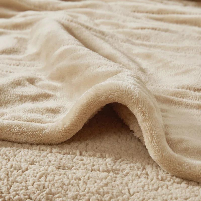 Beautyrest Beautyrest Heated Oversized Microlight to Berber Blanket