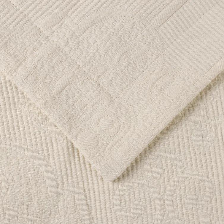 Superior Superior Florin Matelasse Jacquard Scrolling Medallion Cotton Bedspread Set With Pillow Shams