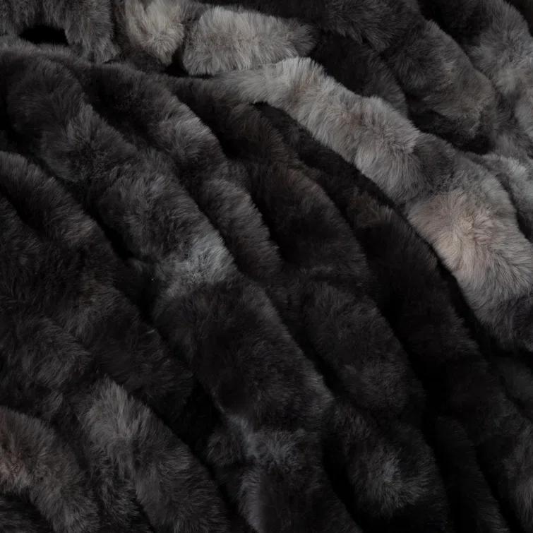 Lavish Home Lavish Home Oversized Ruched Faux Fur Blanket - 60x80-Inch Jacquard Faux Fur Queen-Size Throw for Sofas and Beds - Luxurious Bedding