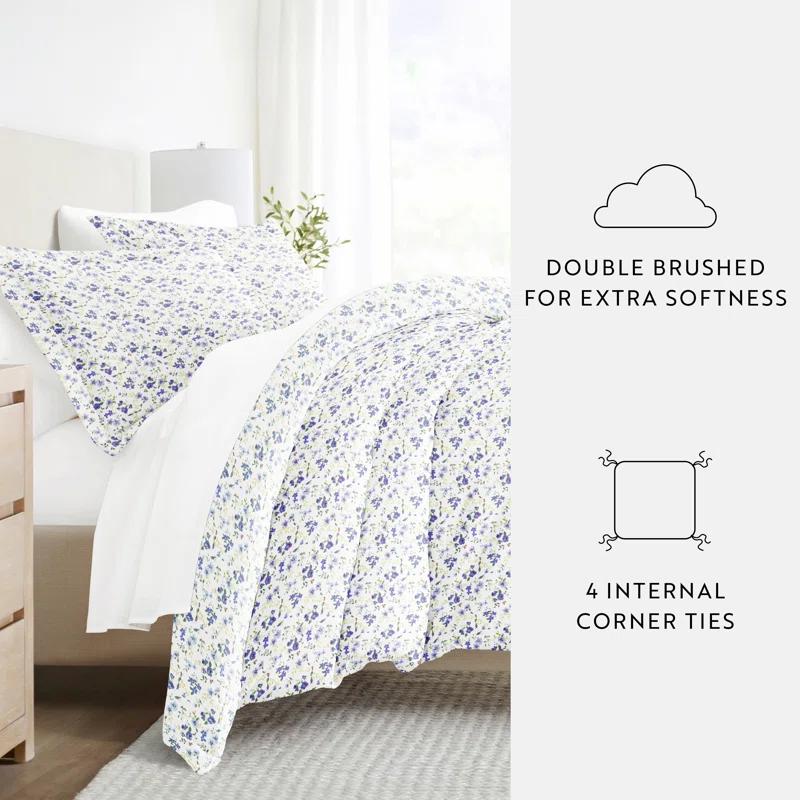 IEnjoy Home 8-Piece Reversible Bedding Bundle - Patterned Duvet Cover, Comforter Insert and Solid Sheet Set